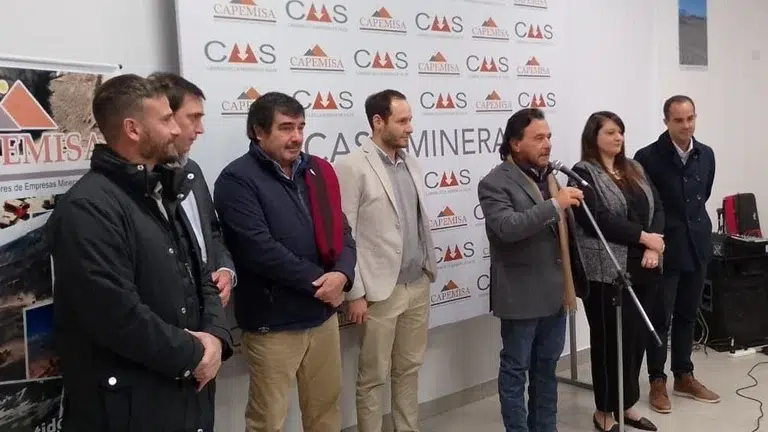 Gobernador Sáenz exige controles más duros para proteger el trabajo local en minería